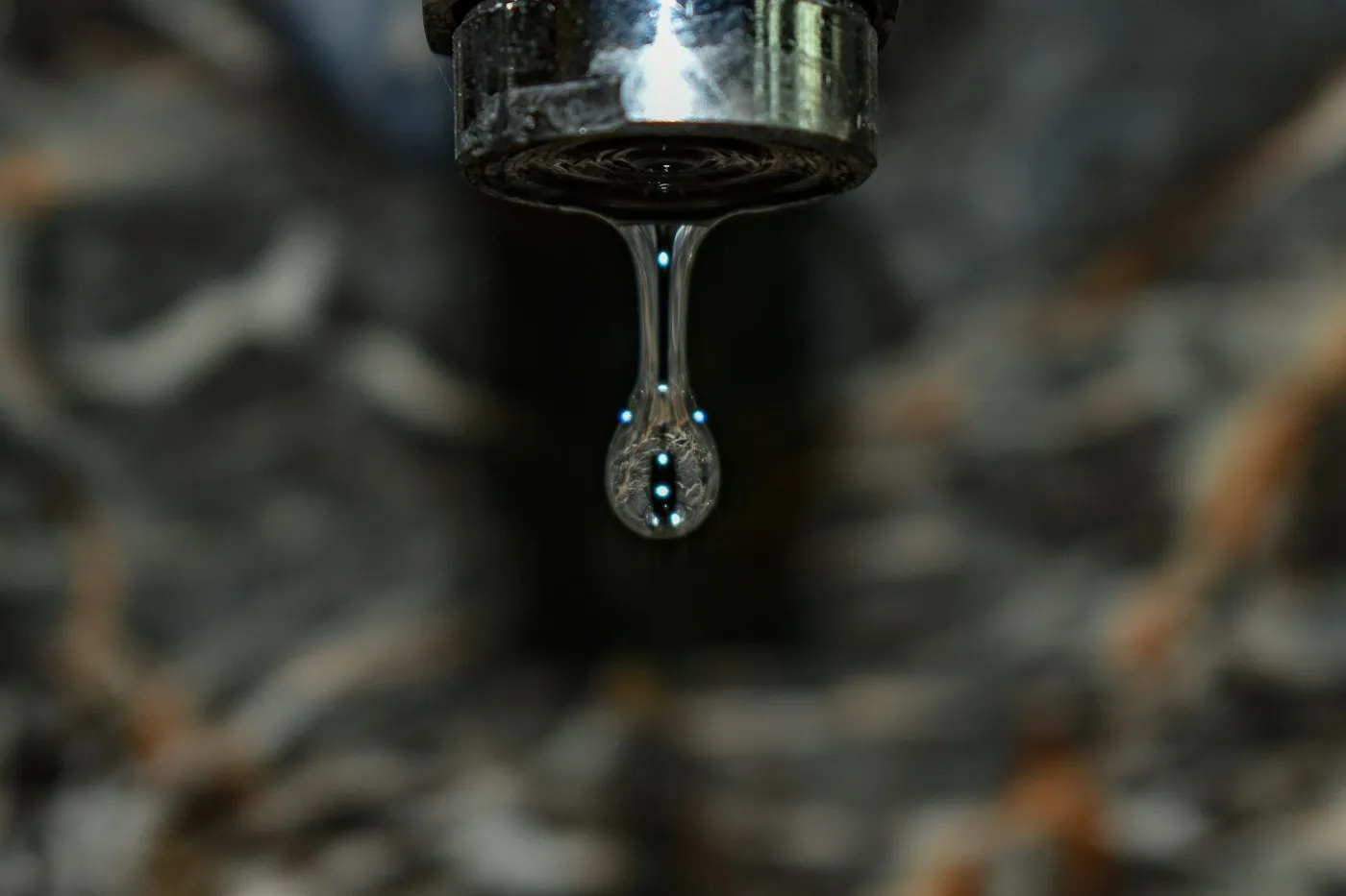 Fuite sous évier, lavabo & robinet